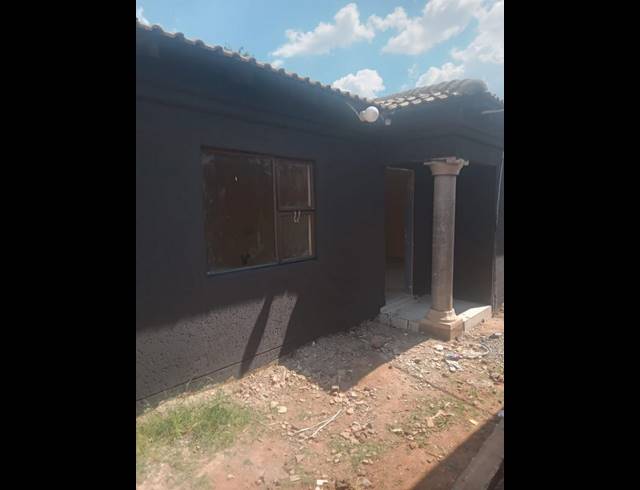 3 BEDROOM HOUSE FOR SALE IN PROTEA GLEN EXT